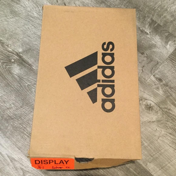 Cleats - Picture 1 of 7